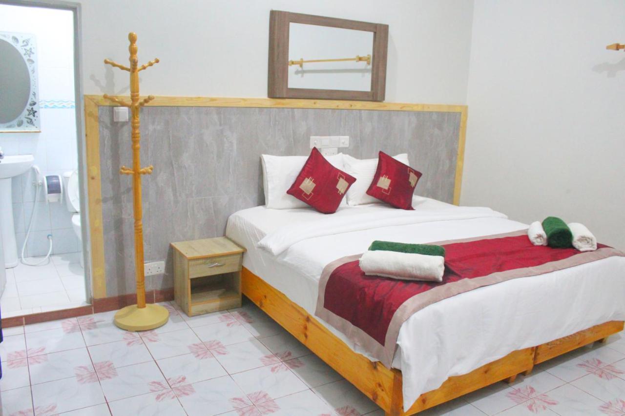 Hotel Gurus Maldives At Gulhi Island Exterior foto
